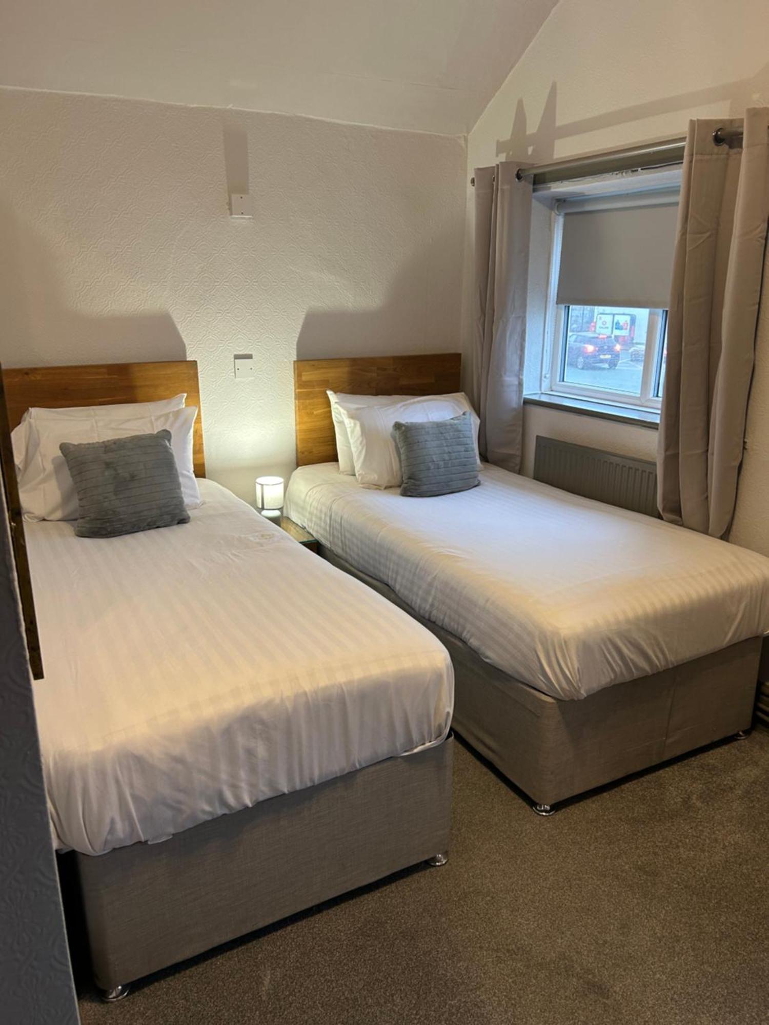 The Valley Hotel, Anglesey Ngoại thất bức ảnh