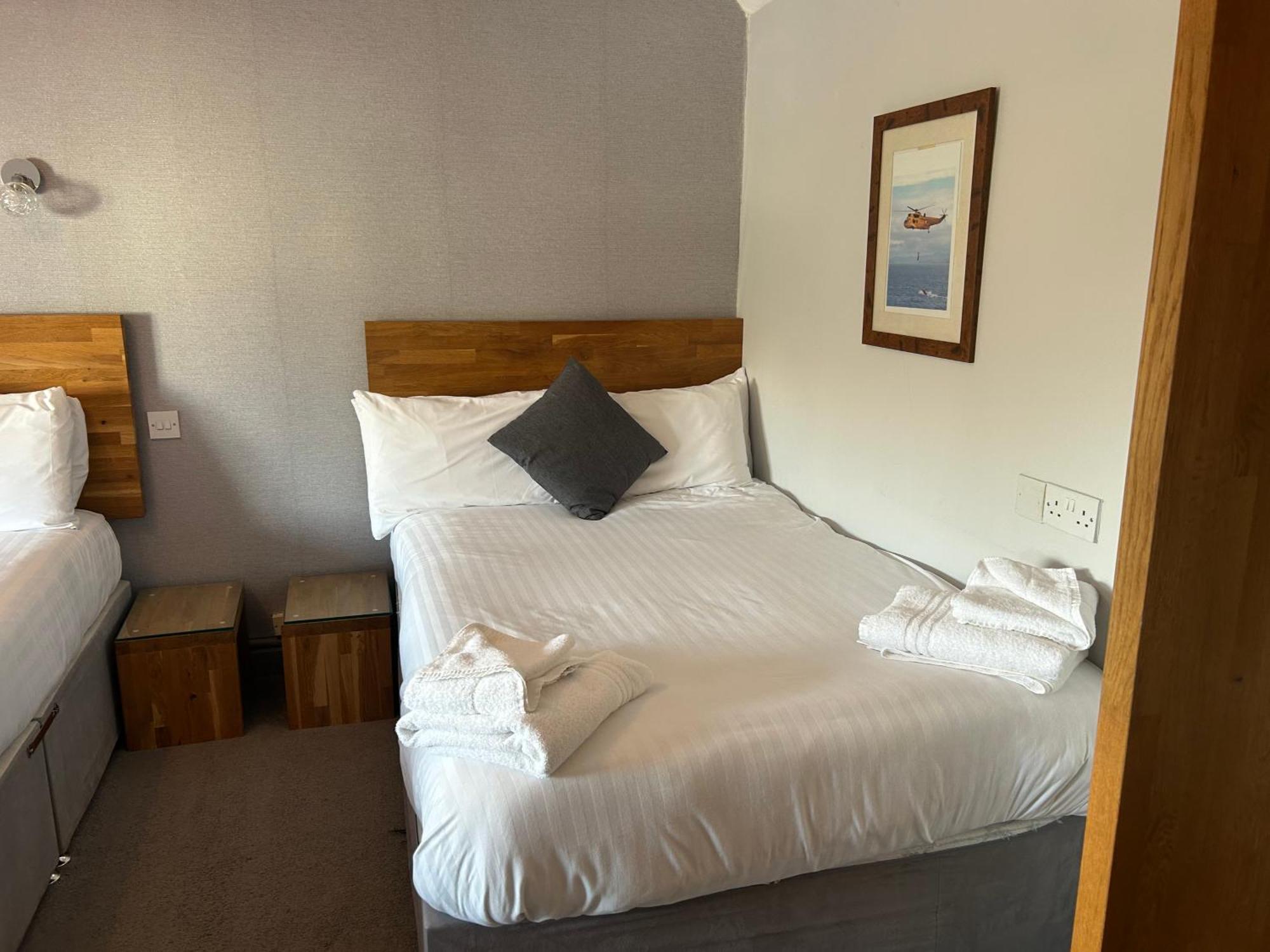 The Valley Hotel, Anglesey Ngoại thất bức ảnh