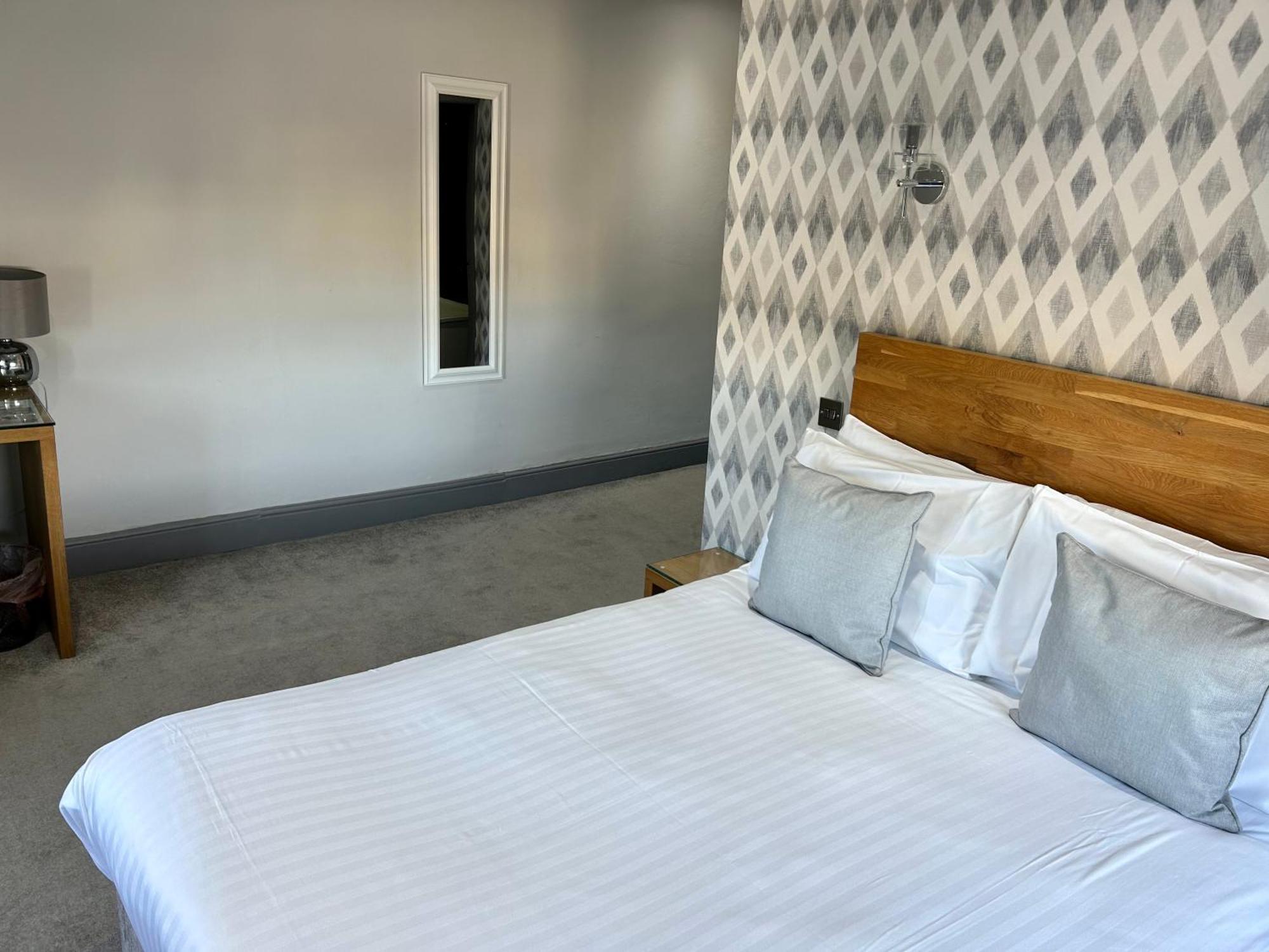 The Valley Hotel, Anglesey Ngoại thất bức ảnh
