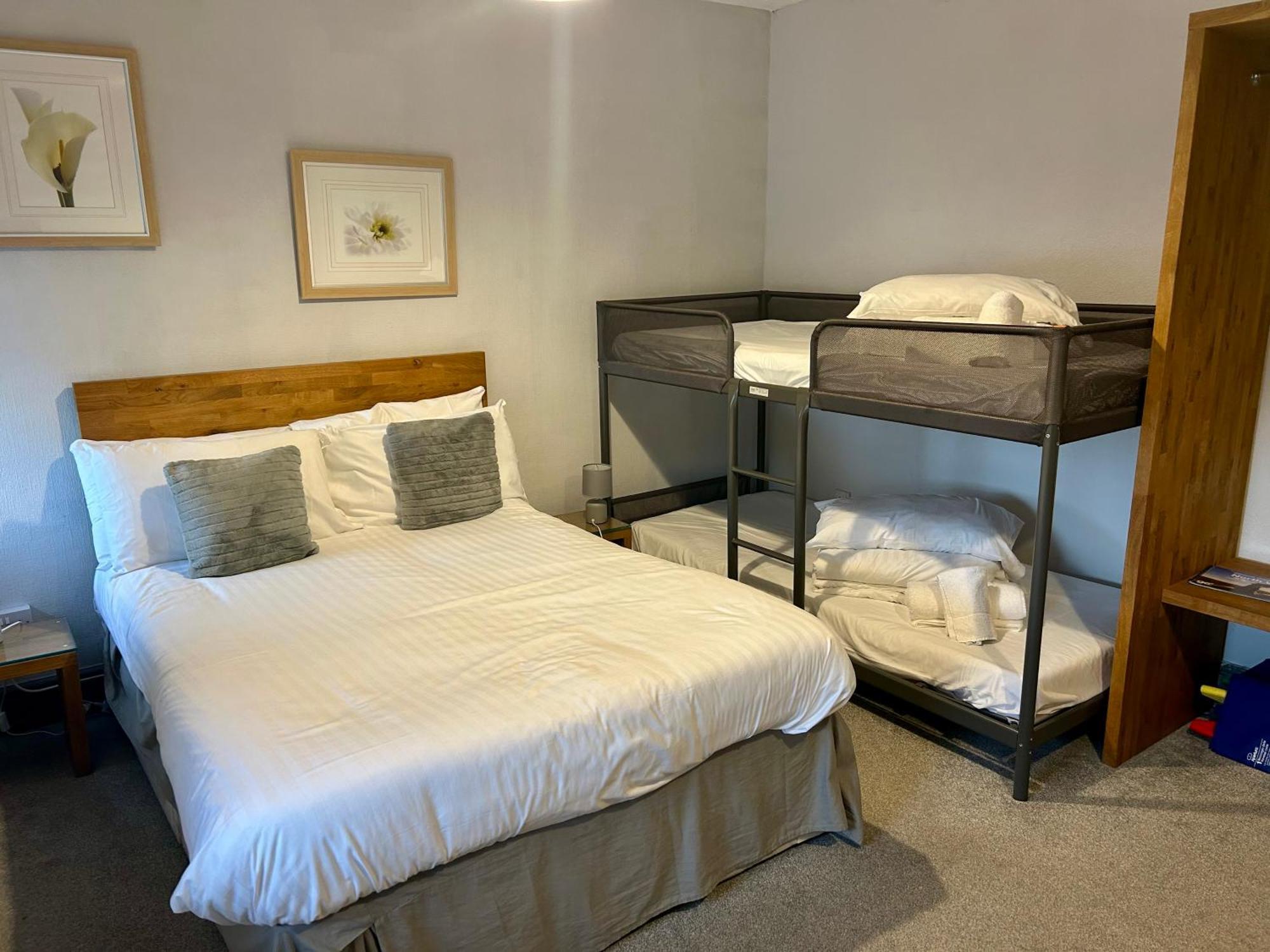 The Valley Hotel, Anglesey Ngoại thất bức ảnh