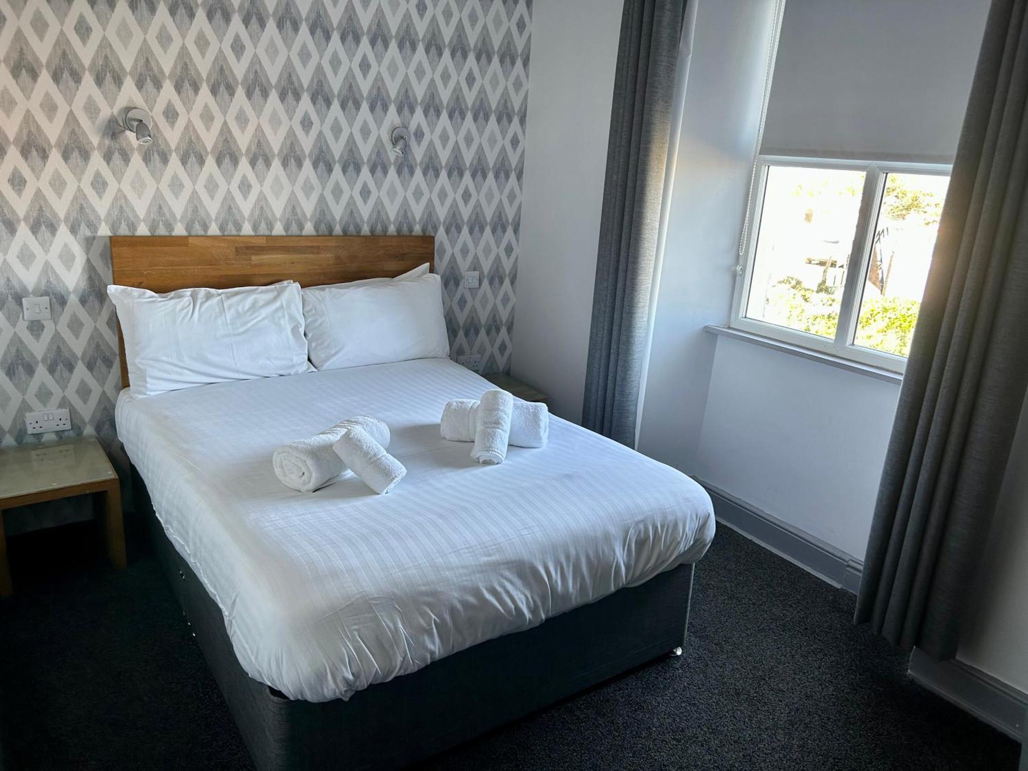 The Valley Hotel, Anglesey Ngoại thất bức ảnh