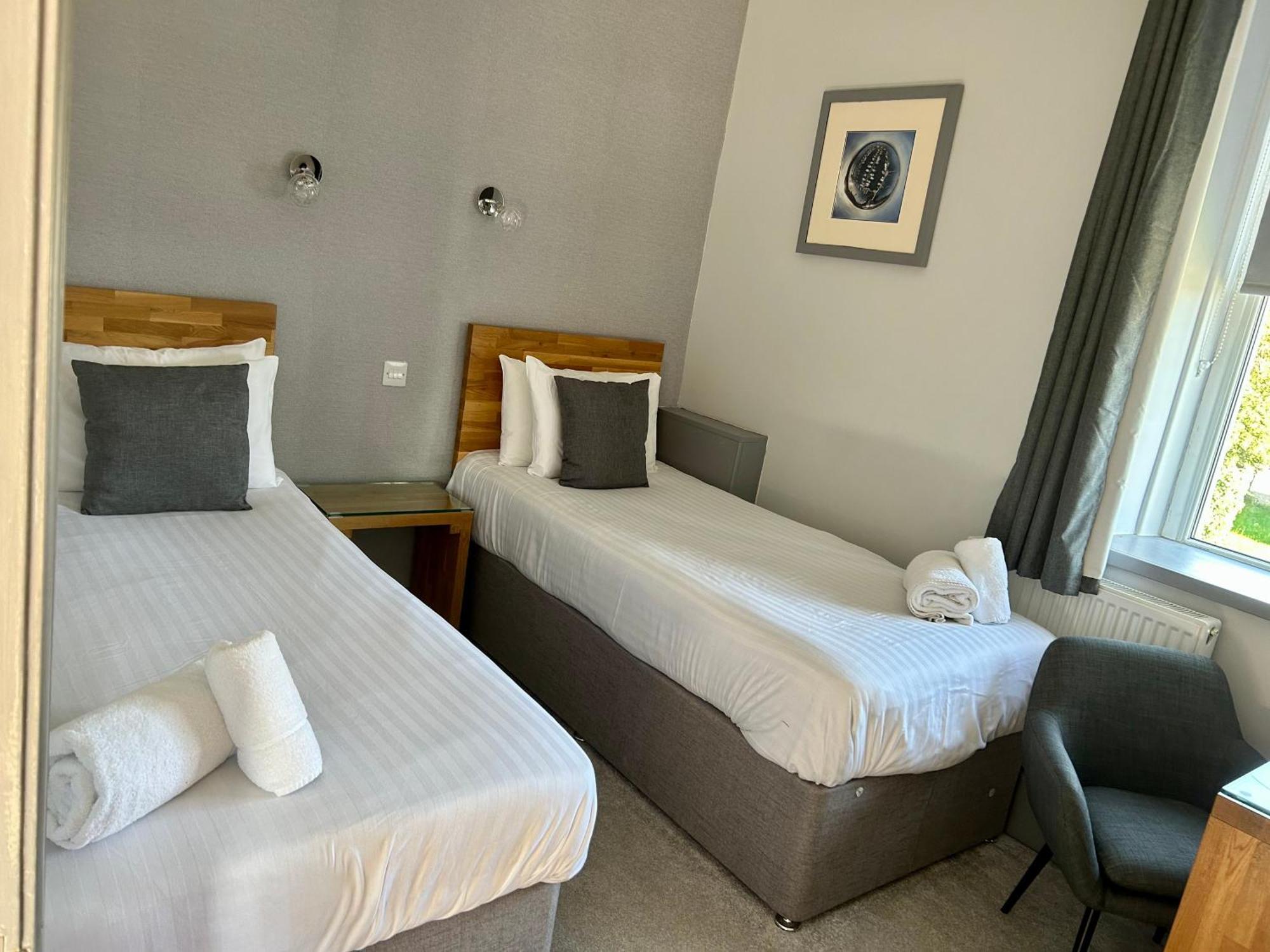 The Valley Hotel, Anglesey Ngoại thất bức ảnh